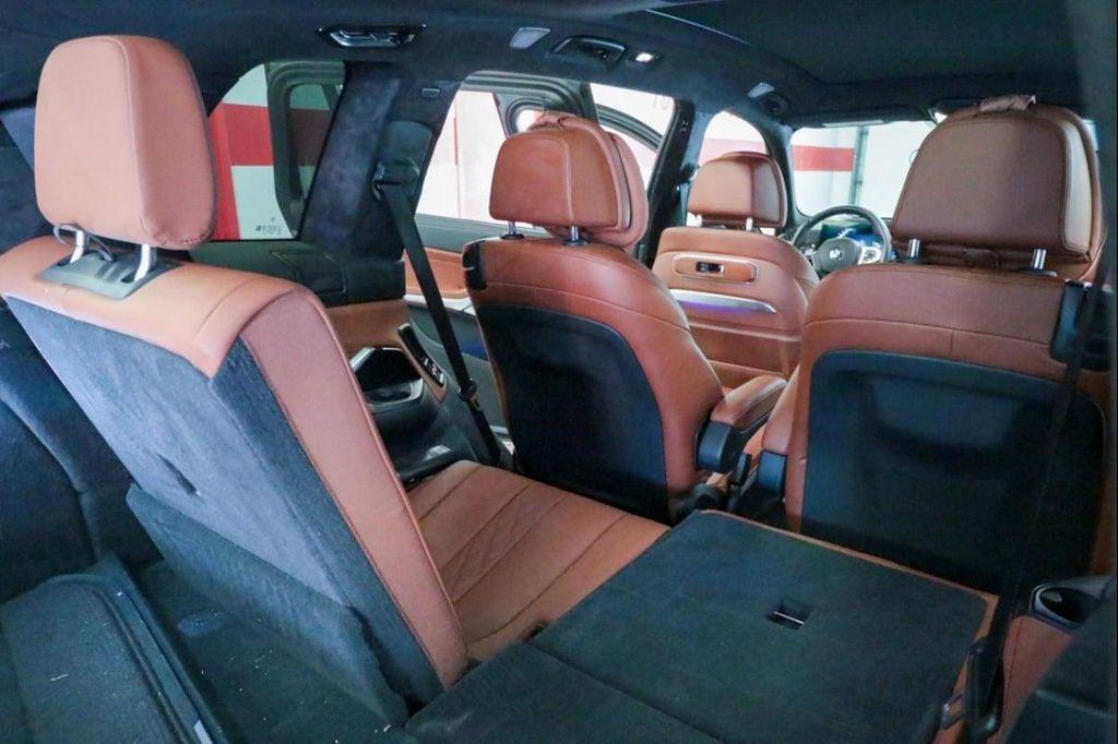 BMW X7 view 33