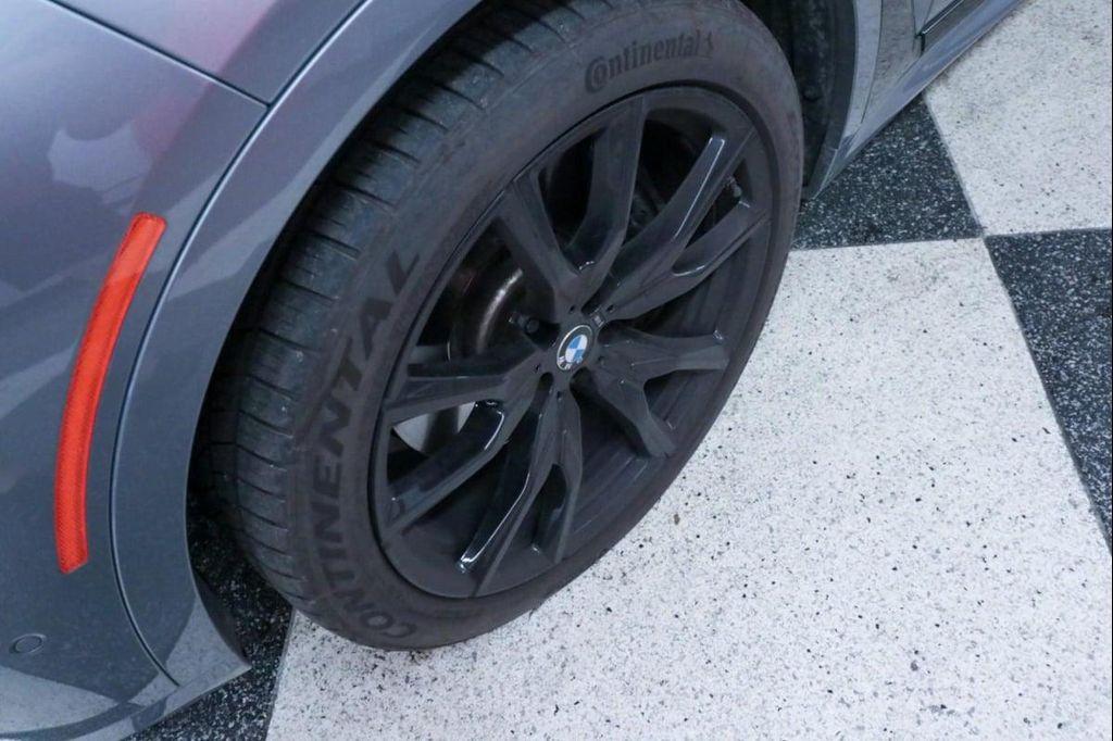 BMW X7 view 45
