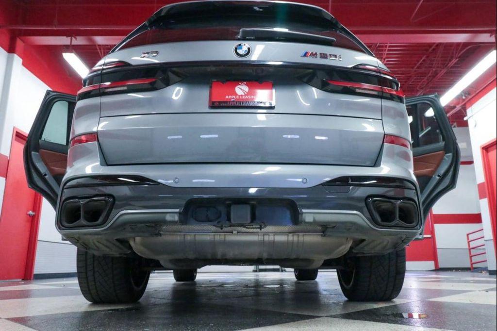 BMW X7 view 36