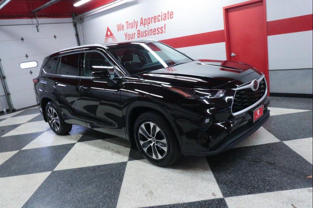 used 2022 Toyota Highlander car, priced at $33,590