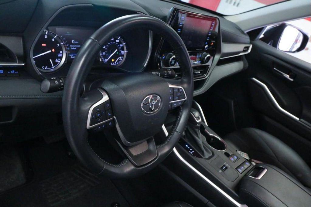 used 2022 Toyota Highlander car, priced at $33,590
