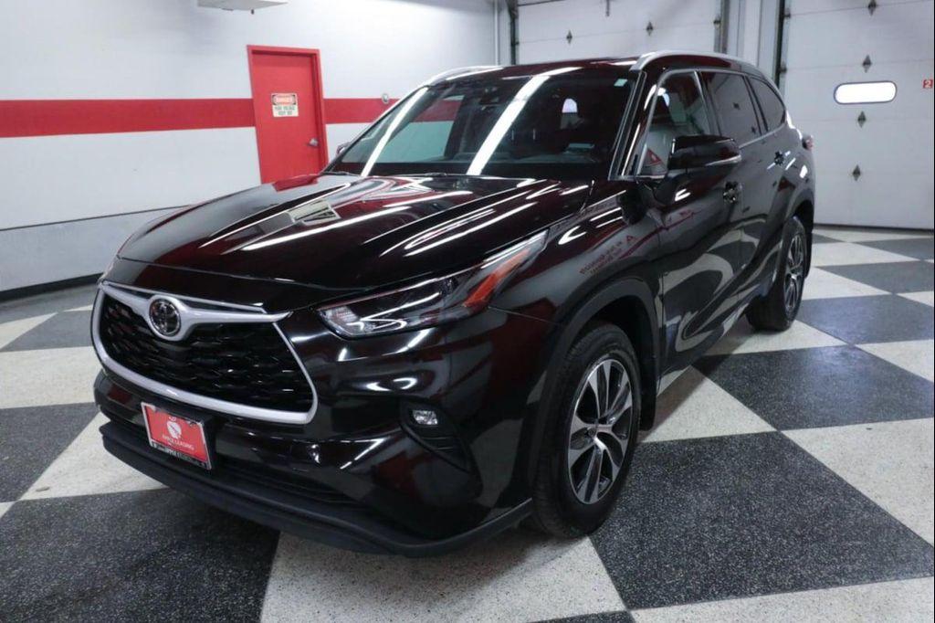 used 2022 Toyota Highlander car, priced at $33,590