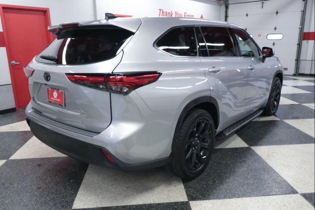 used 2022 Toyota Highlander car, priced at $30,215