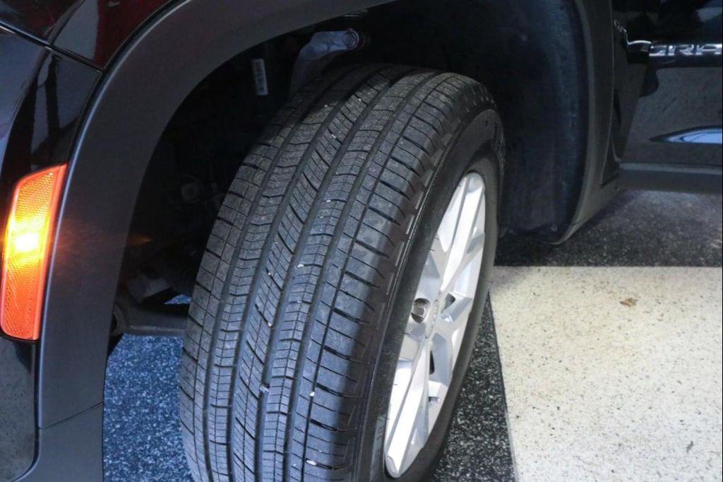 used 2023 Jeep Grand Cherokee car, priced at $31,990