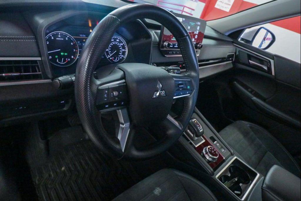 used 2024 Mitsubishi Outlander car, priced at $24,290