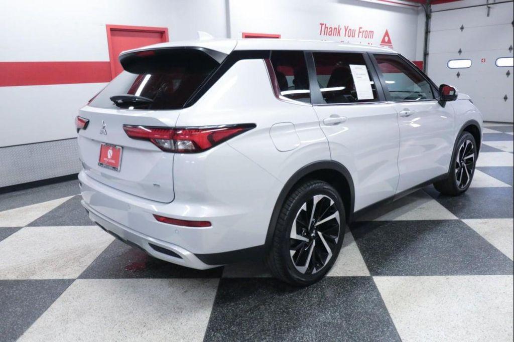 used 2024 Mitsubishi Outlander car, priced at $24,290