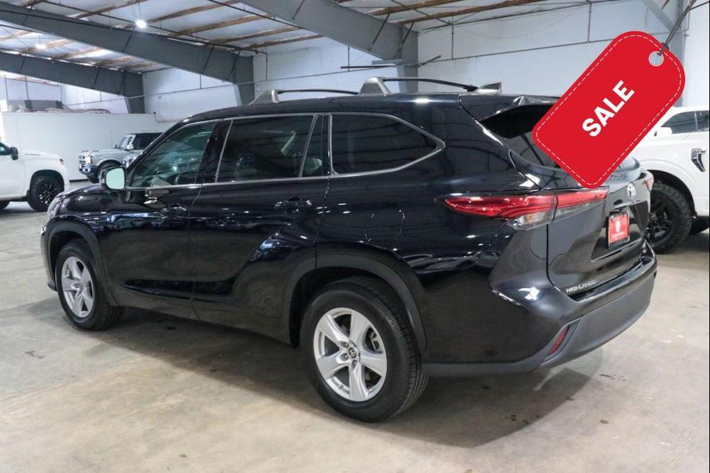 used 2022 Toyota Highlander car, priced at $30,651
