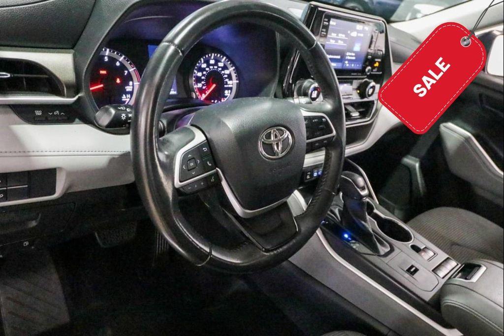 used 2022 Toyota Highlander car, priced at $30,651