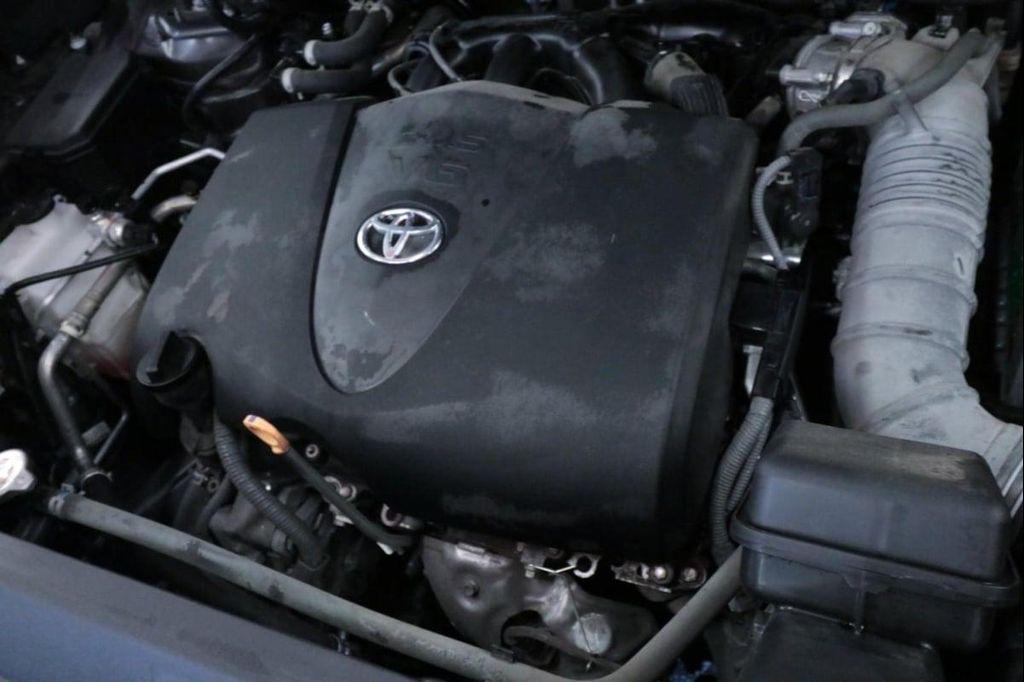 used 2022 Toyota Highlander car, priced at $34,215