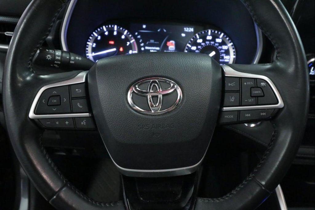 used 2022 Toyota Highlander car, priced at $34,215