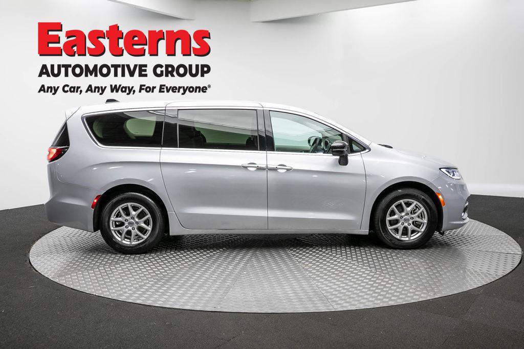used 2024 Chrysler Pacifica car, priced at $26,289