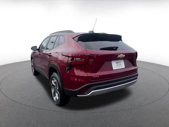 used 2025 Chevrolet Trax car, priced at $19,015