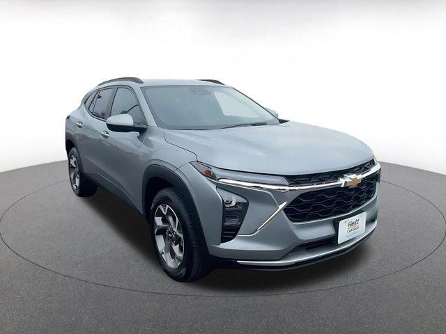 used 2025 Chevrolet Trax car, priced at $19,649