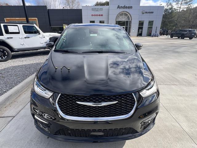 new 2026 Chrysler Pacifica car, priced at $40,920