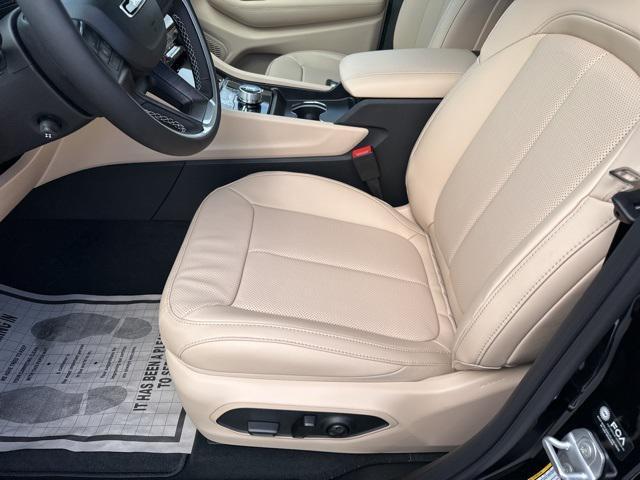 new 2025 Jeep Grand Cherokee car, priced at $42,735