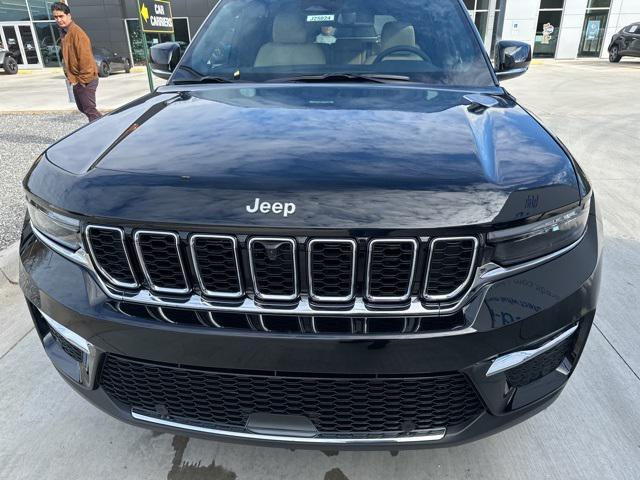 new 2025 Jeep Grand Cherokee car, priced at $42,735