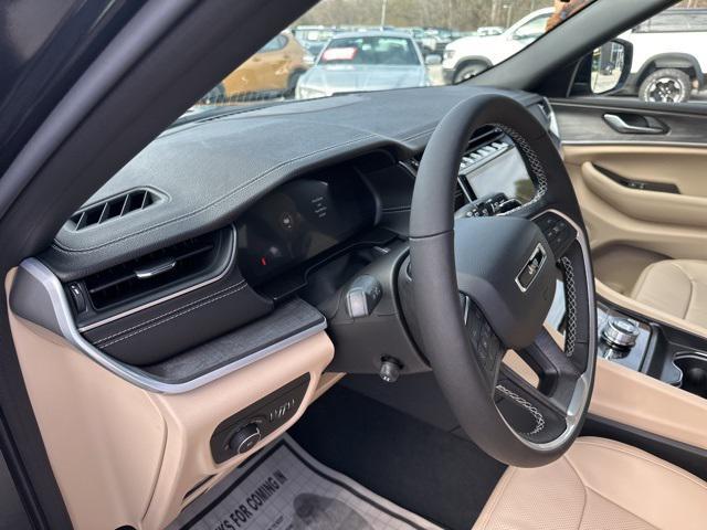 new 2025 Jeep Grand Cherokee car, priced at $42,735