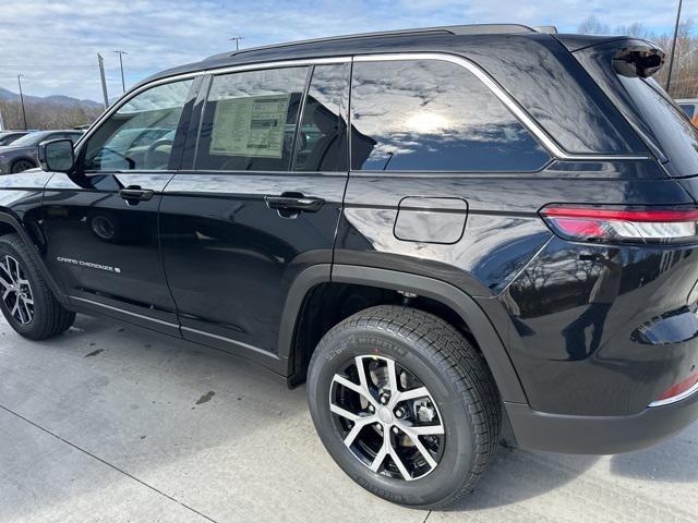 new 2025 Jeep Grand Cherokee car, priced at $42,735