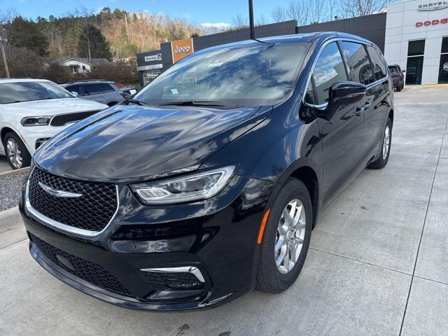 new 2026 Chrysler Pacifica car, priced at $39,640