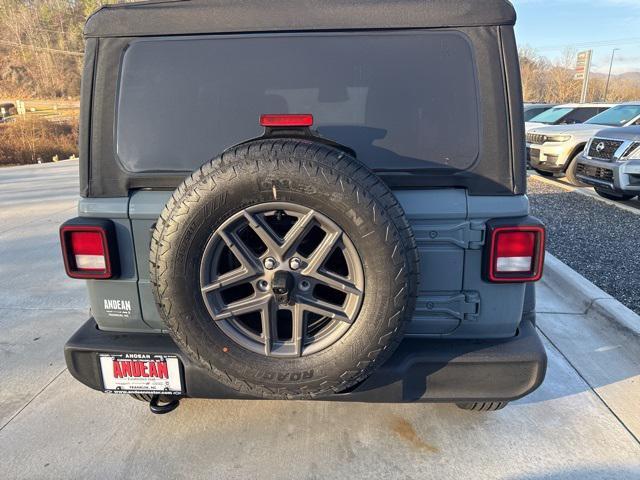new 2026 Jeep Wrangler car, priced at $43,685