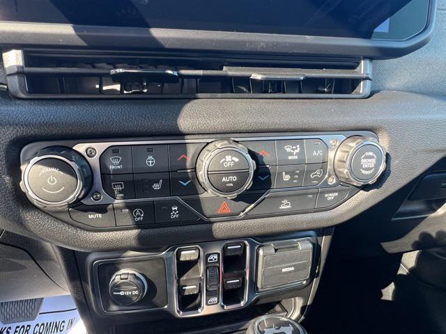 new 2026 Jeep Wrangler car, priced at $46,025