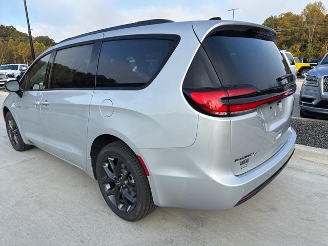 new 2026 Chrysler Pacifica car, priced at $49,725