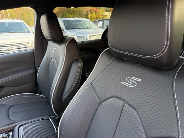 new 2026 Chrysler Pacifica car, priced at $49,725