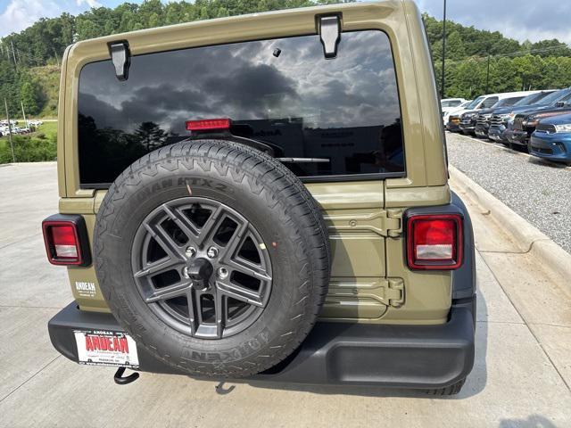new 2025 Jeep Wrangler car, priced at $42,105