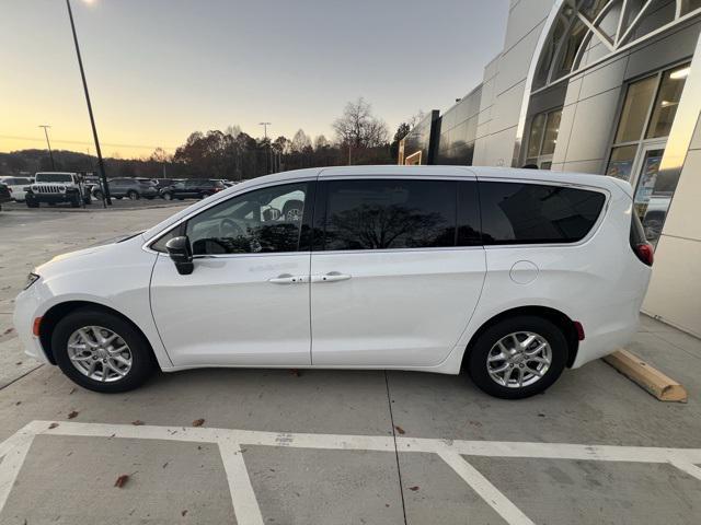 new 2026 Chrysler Pacifica car, priced at $40,920