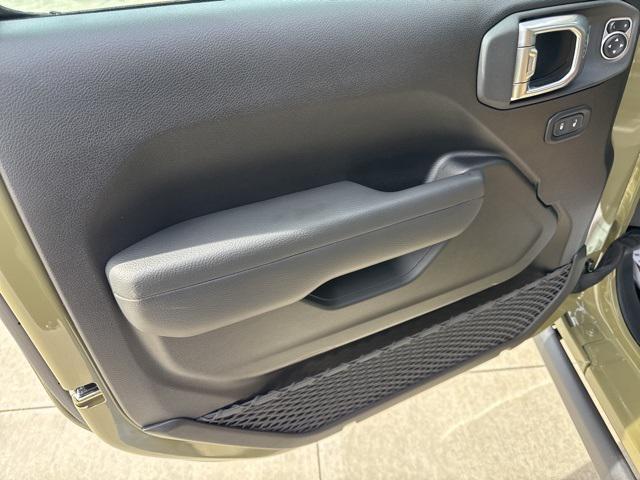 new 2026 Jeep Gladiator car, priced at $49,820