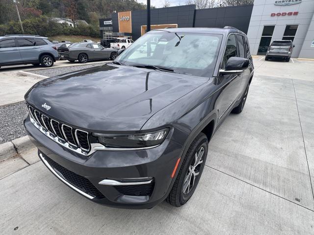 new 2025 Jeep Grand Cherokee car, priced at $42,935