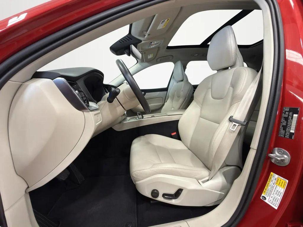 used 2024 Volvo XC60 car, priced at $33,398
