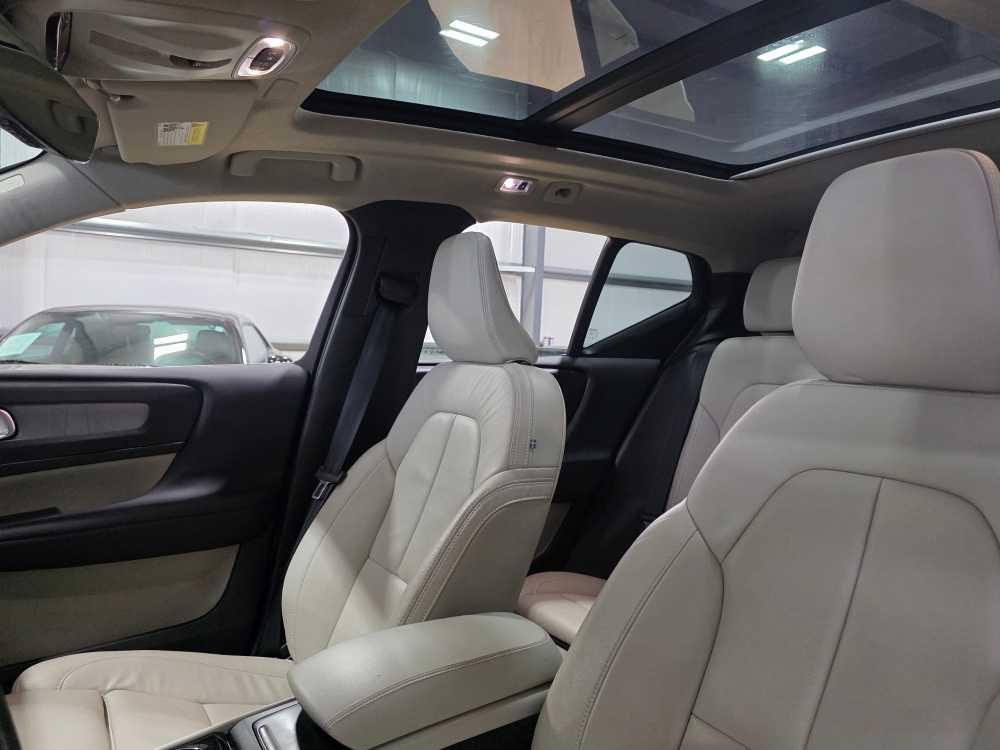 used 2022 Volvo XC40 car, priced at $26,995