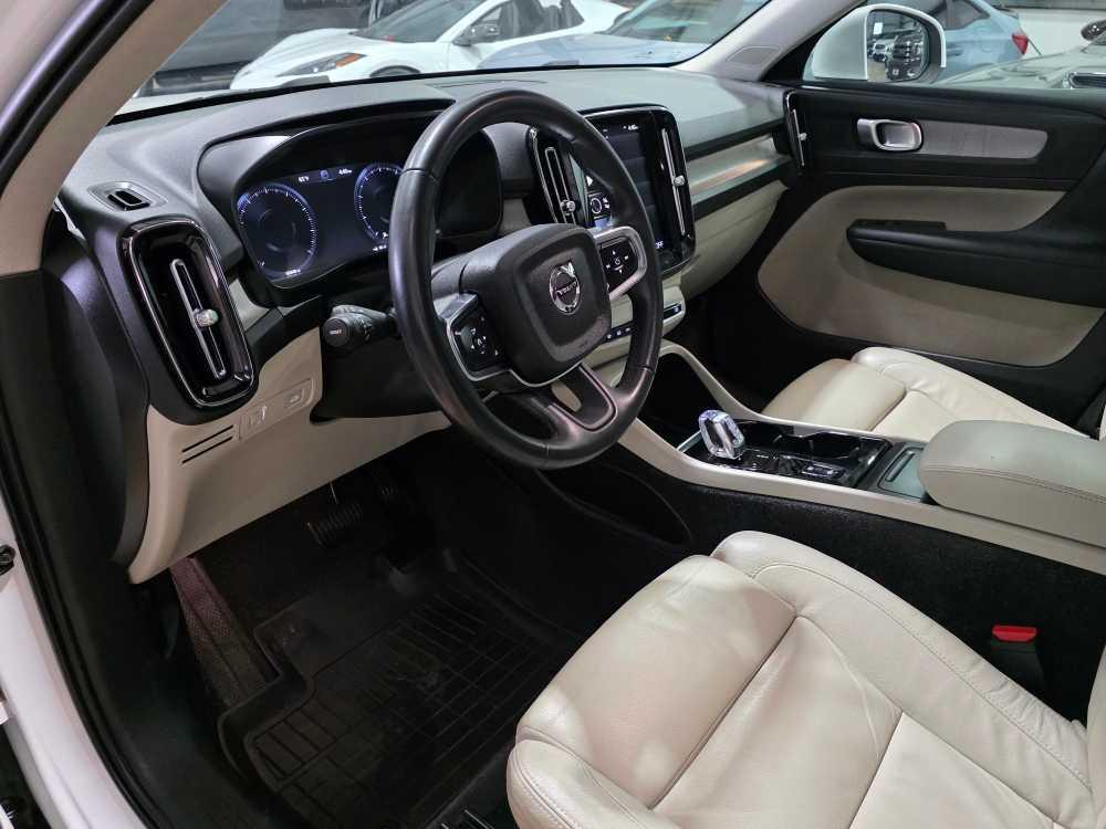 used 2022 Volvo XC40 car, priced at $26,995