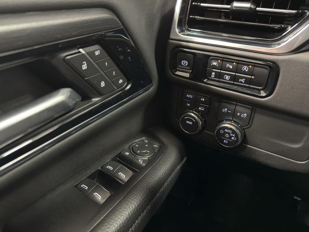 used 2025 GMC Yukon car, priced at $69,695