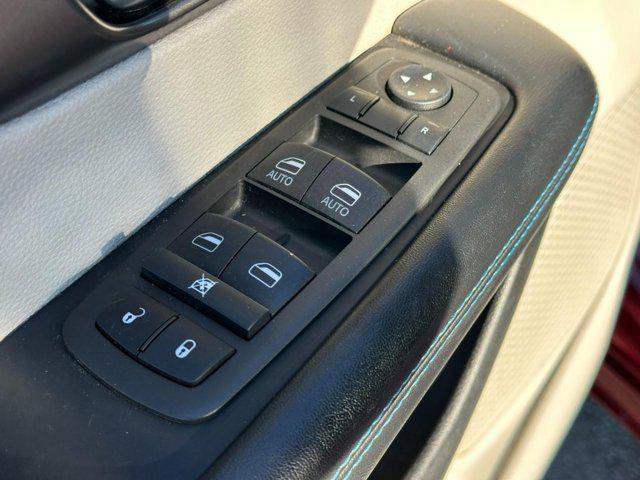 used 2021 Chrysler Pacifica car, priced at $14,798