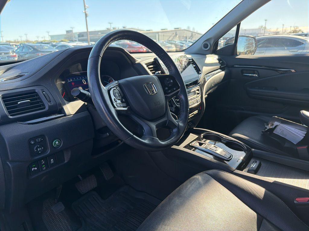 used 2021 Honda Pilot car, priced at $28,998