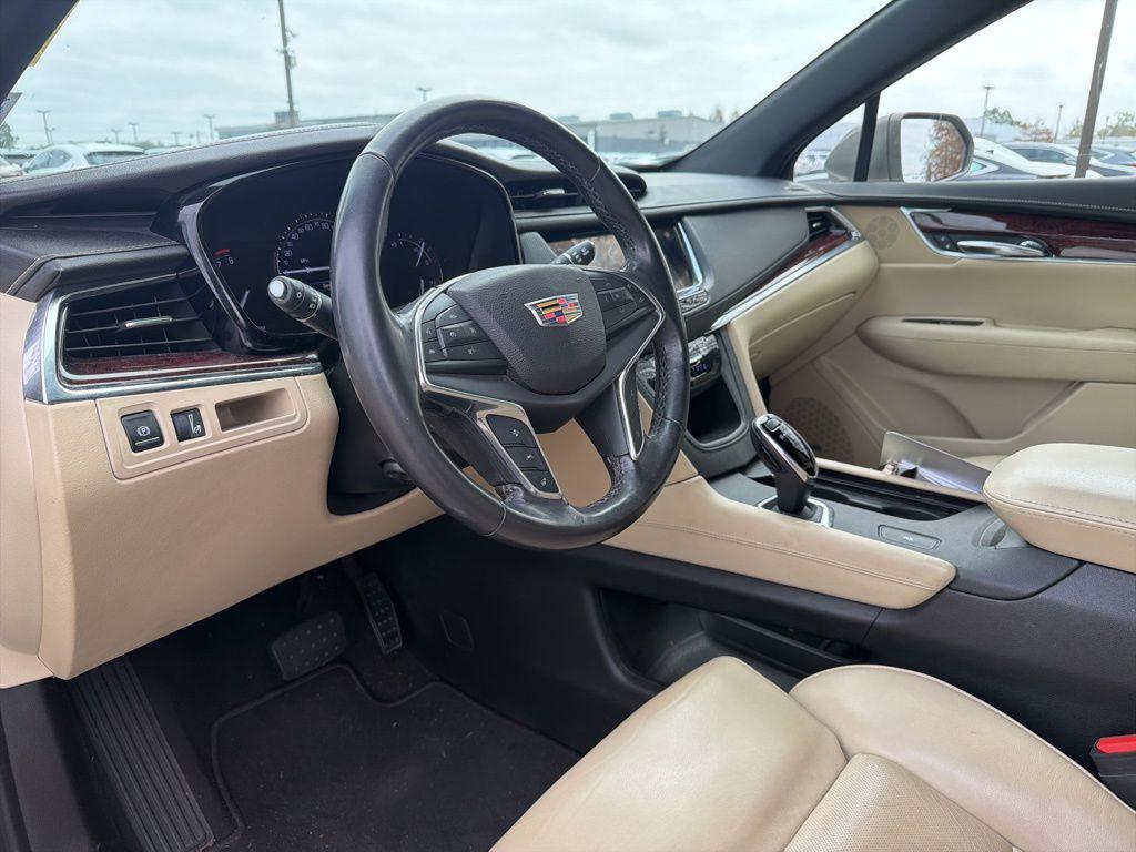 used 2017 Cadillac XT5 car, priced at $17,997