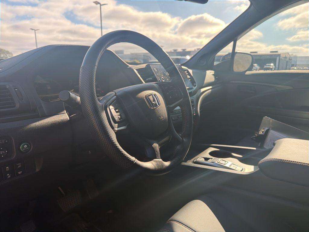 used 2025 Honda Ridgeline car, priced at $37,997