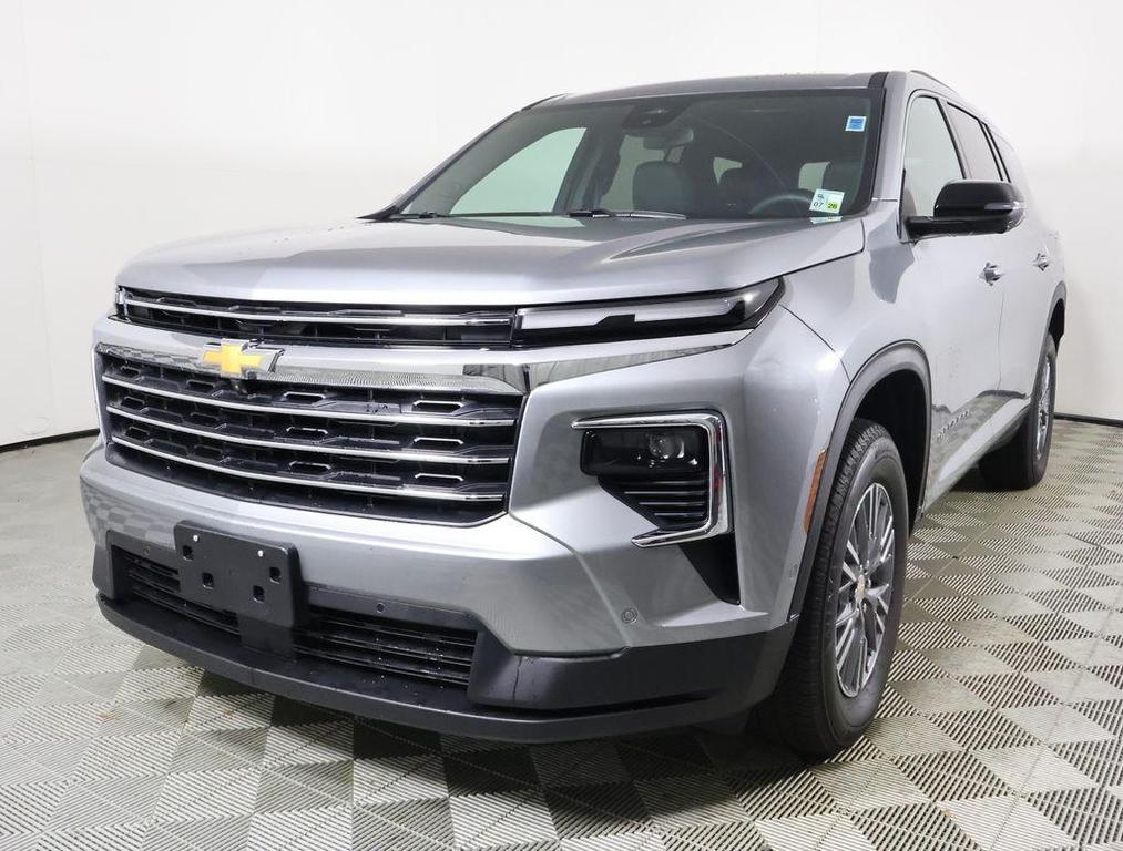 used 2025 Chevrolet Traverse car, priced at $39,997