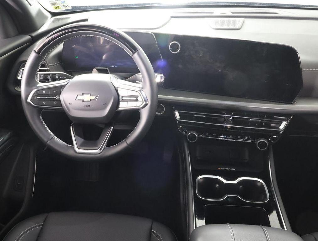 used 2025 Chevrolet Traverse car, priced at $39,997