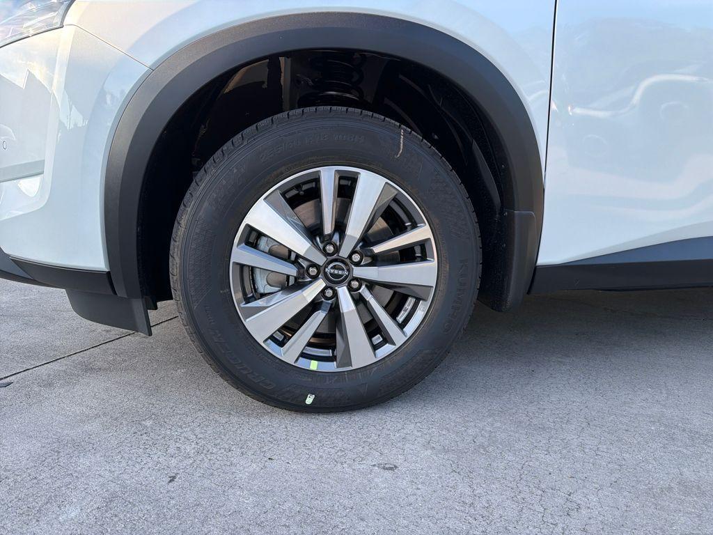 new 2025 Nissan Pathfinder car, priced at $38,840