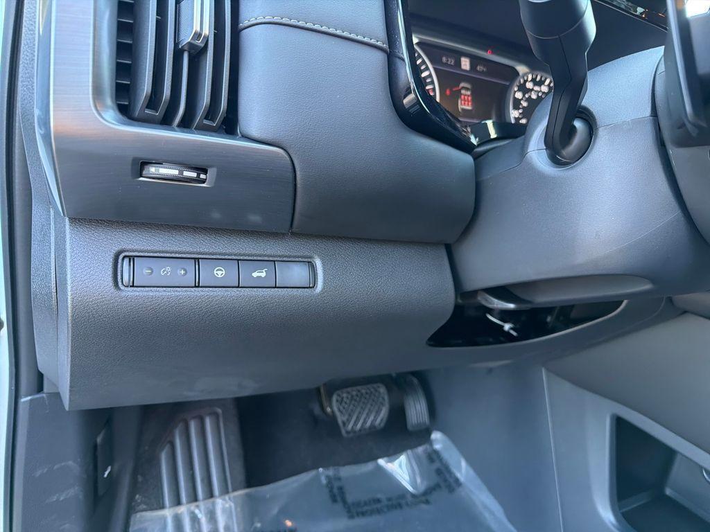 new 2025 Nissan Pathfinder car, priced at $38,840