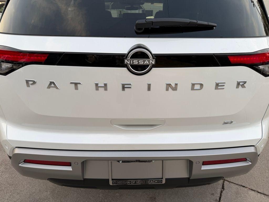 new 2025 Nissan Pathfinder car, priced at $39,190