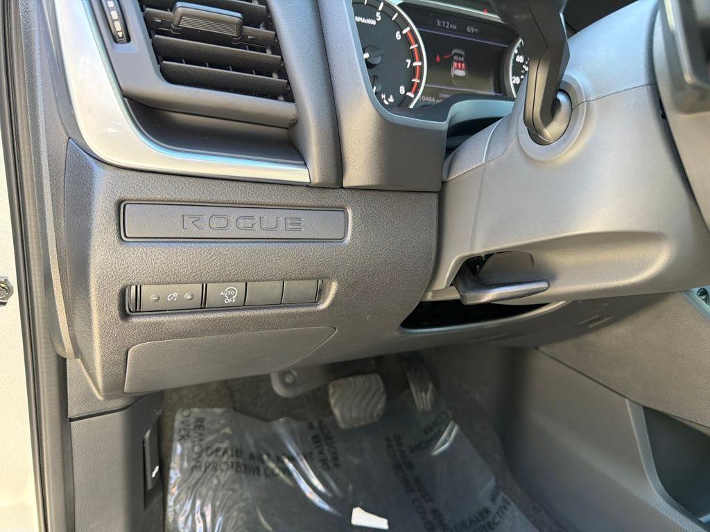 used 2025 Nissan Rogue car, priced at $22,150