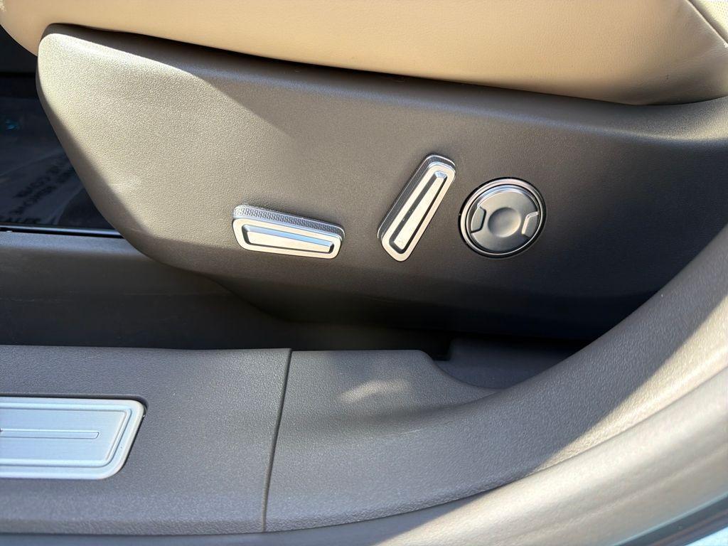 used 2025 Lincoln Nautilus car, priced at $46,100