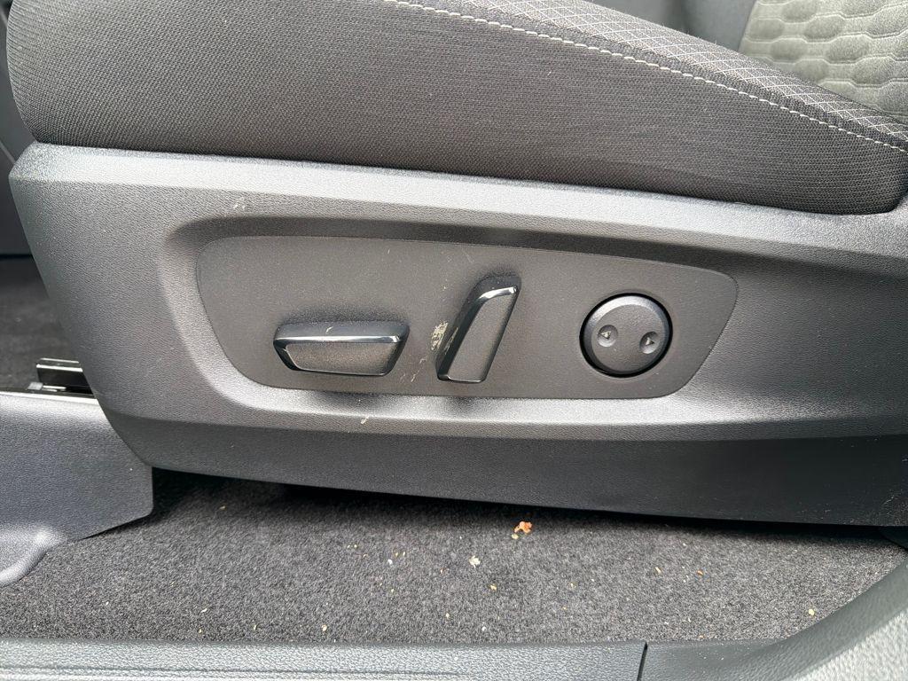 new 2025 Nissan Pathfinder car, priced at $35,690