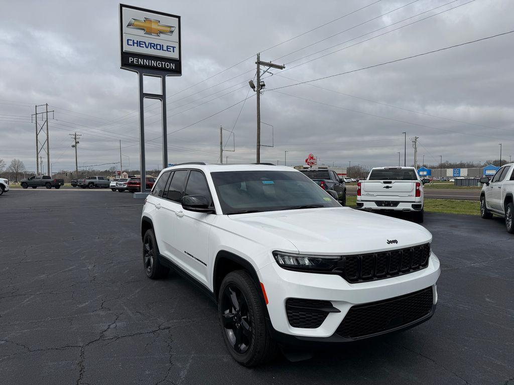 used 2024 Jeep Grand Cherokee car, priced at $34,998