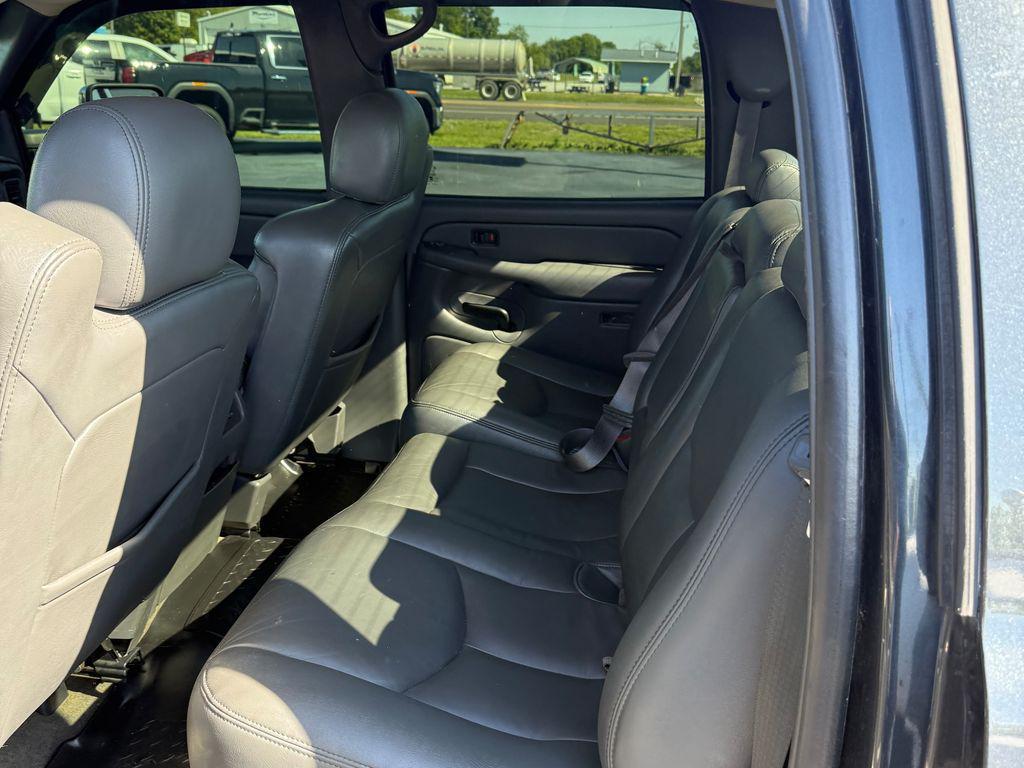 used 2004 Chevrolet Silverado 2500 car, priced at $19,998