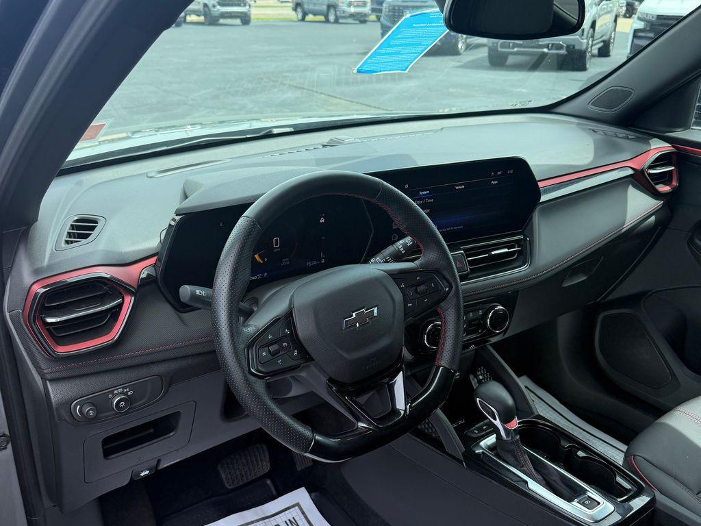 used 2025 Chevrolet TrailBlazer car, priced at $28,872